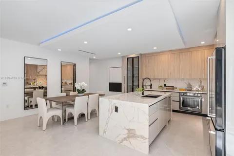 Kitchen with marble island